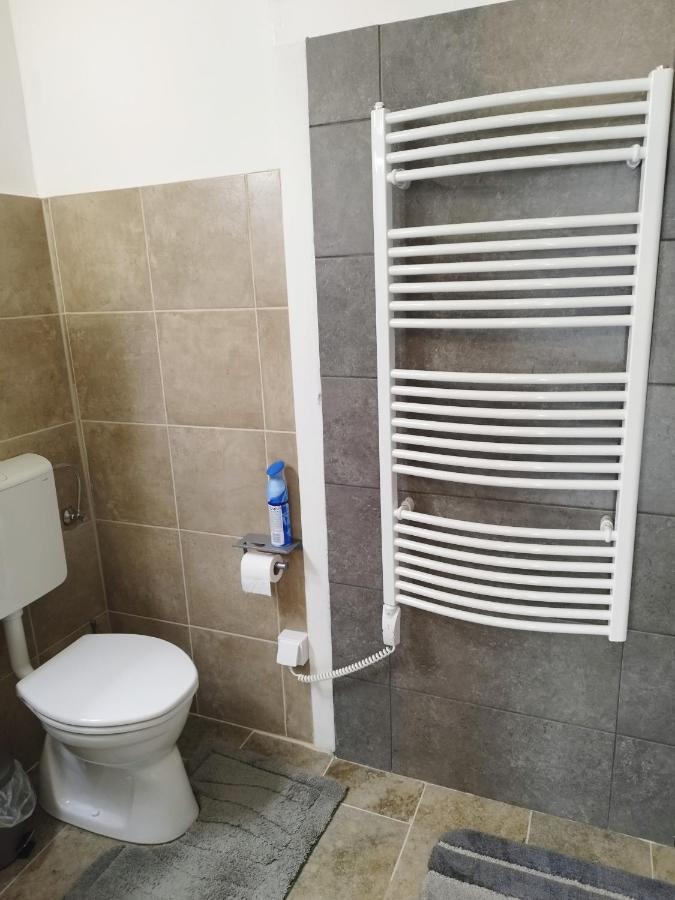 Holling Apartman Fertőboz Esterno foto