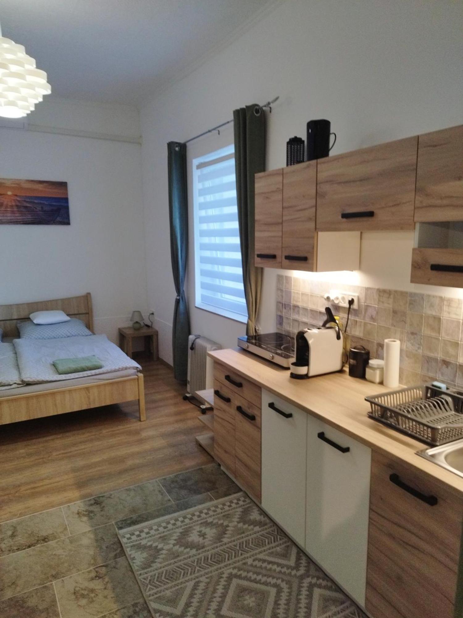 Holling Apartman Fertőboz Esterno foto