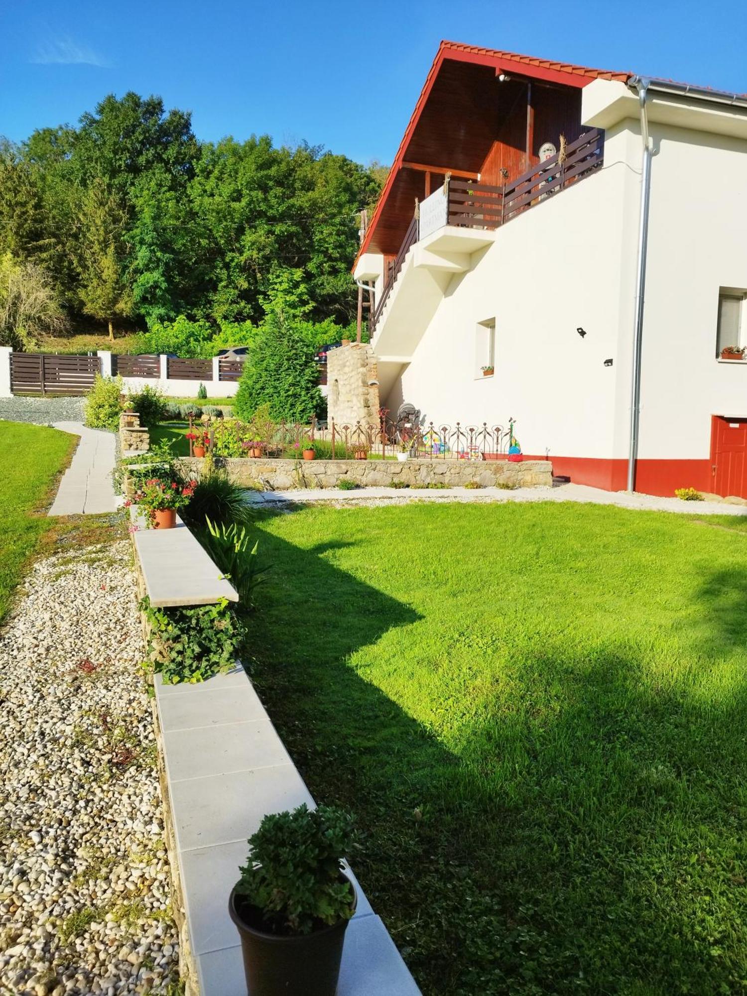 Holling Apartman Fertőboz Esterno foto