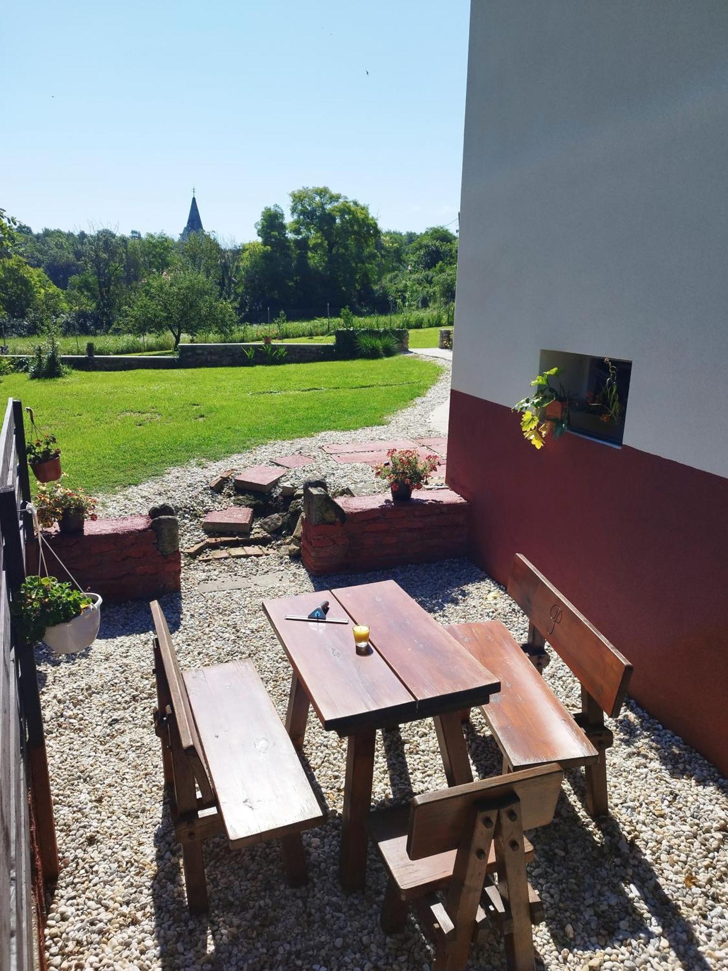 Holling Apartman Fertőboz Esterno foto