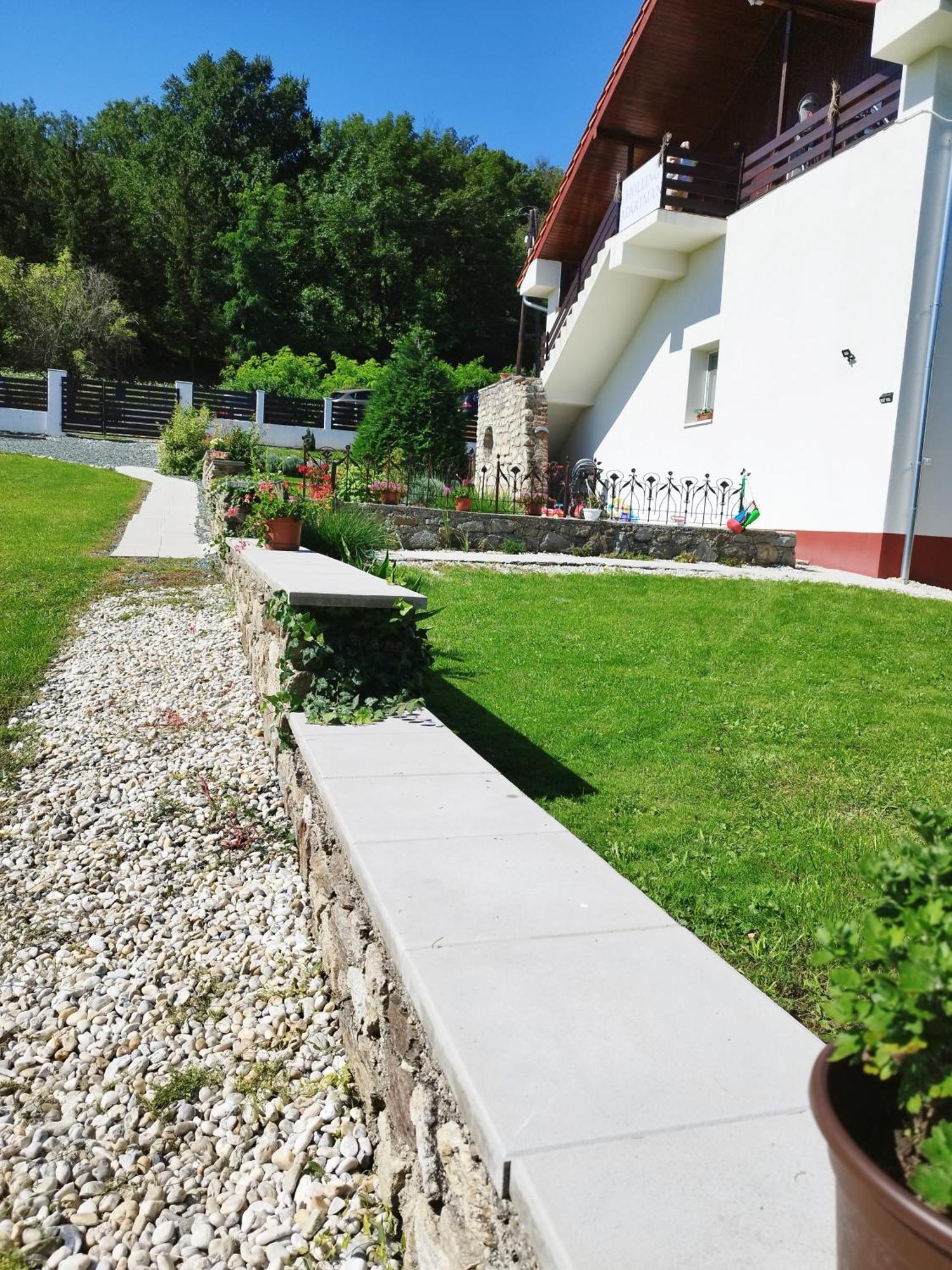 Holling Apartman Fertőboz Esterno foto