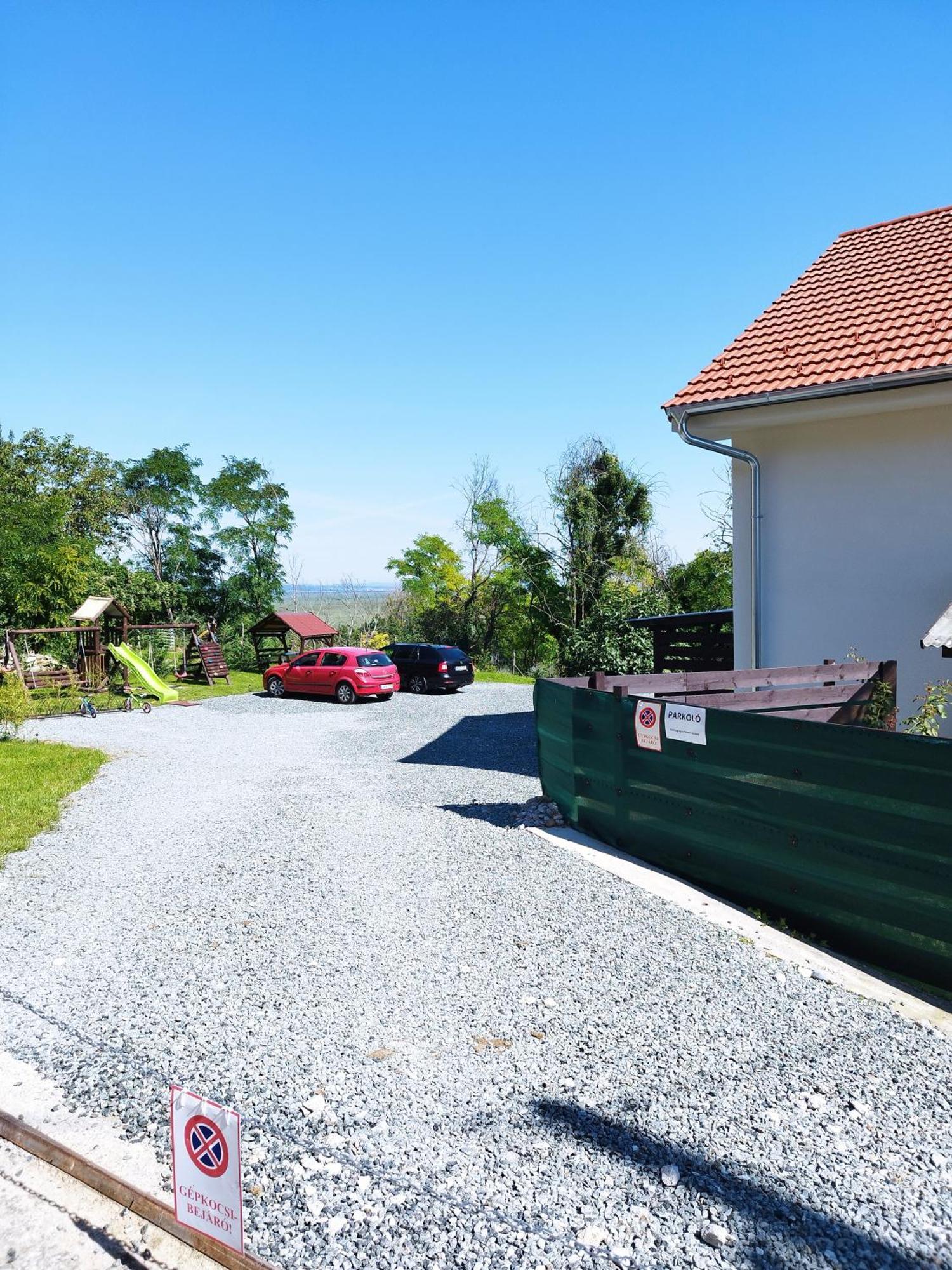Holling Apartman Fertőboz Esterno foto