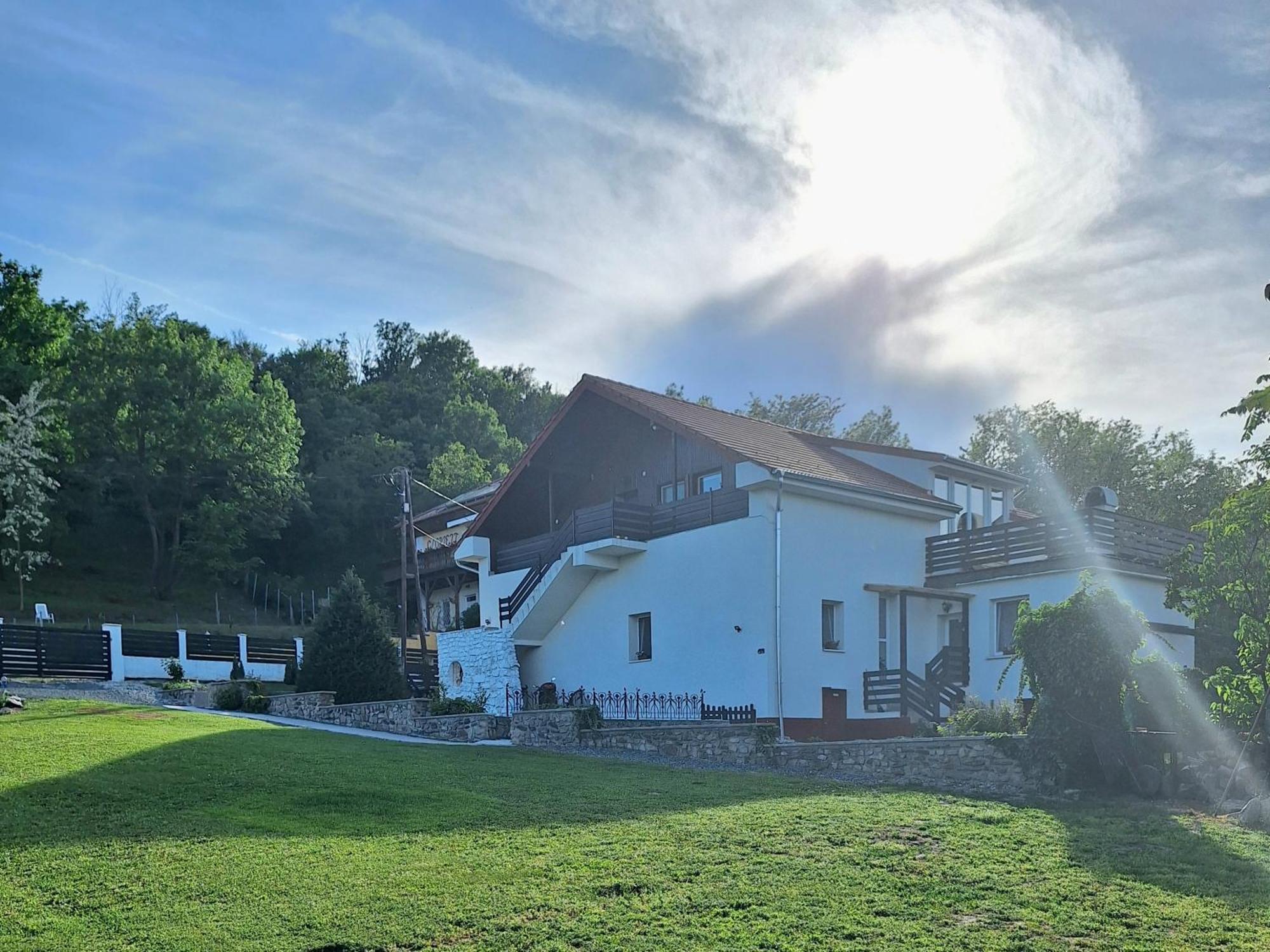 Holling Apartman Fertőboz Esterno foto