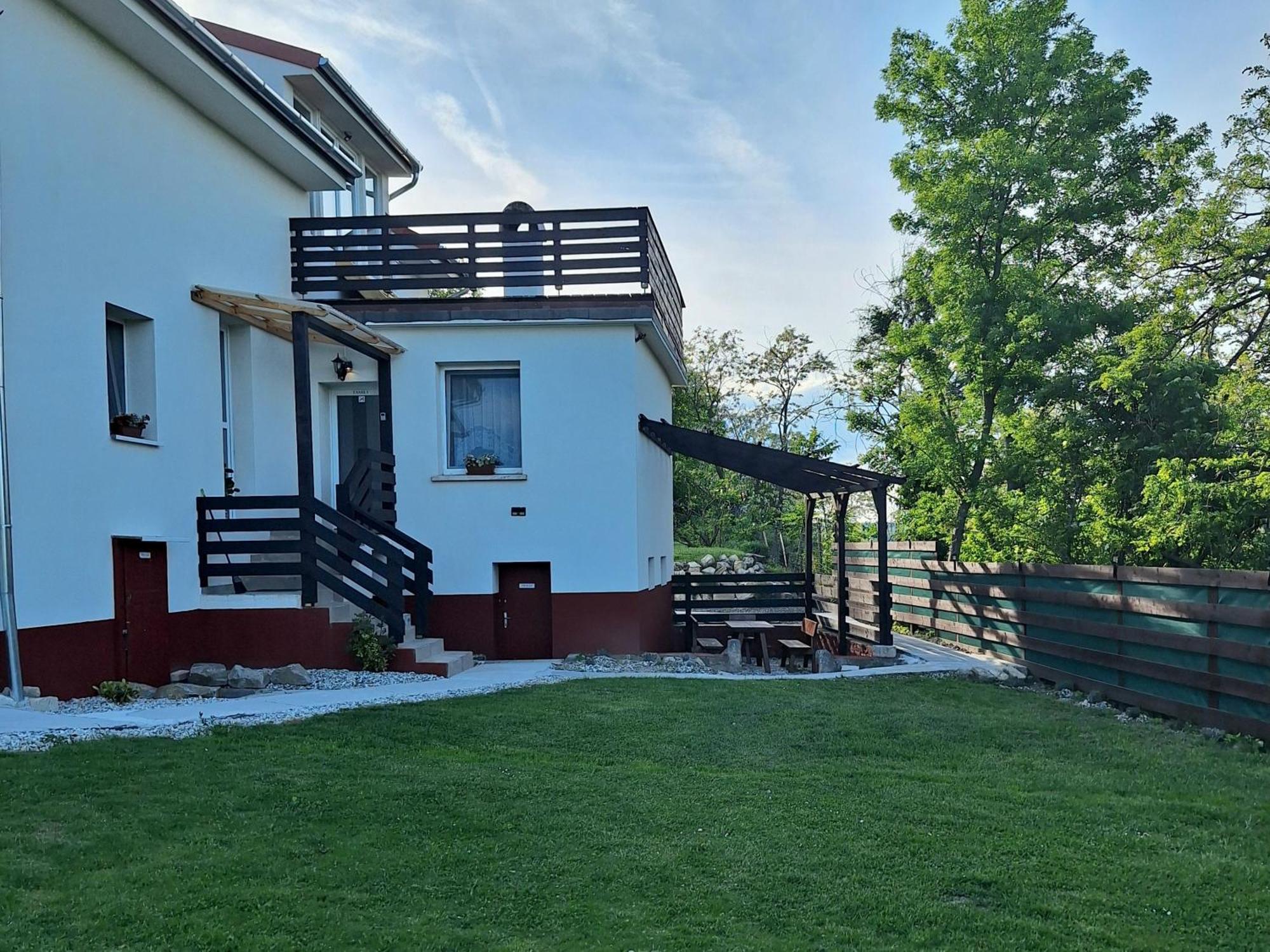 Holling Apartman Fertőboz Esterno foto