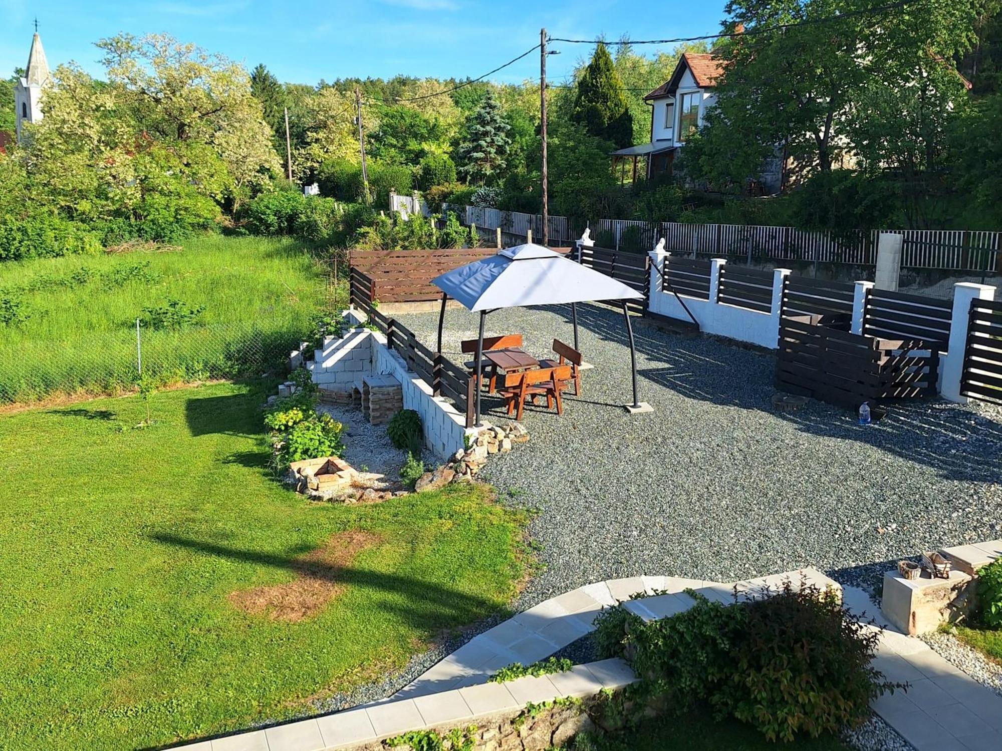 Holling Apartman Fertőboz Esterno foto